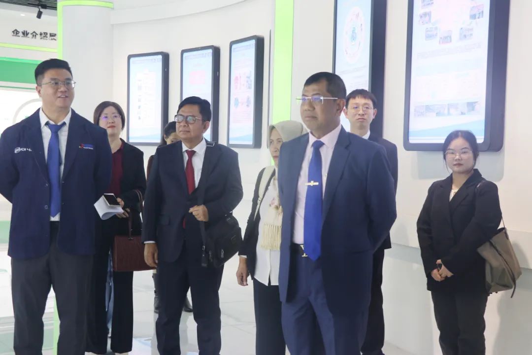 20231208-3-印尼工业部、莫罗瓦利金属工业理工学院、佛山职业技术学院莅临威尼斯87978797循环交流访问.jpg